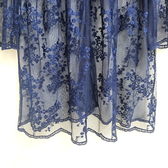 Feminine Lace Coverup Wrap, Special Event, Poolside & Resort Wear, Size Large. - Picture 8 of 11